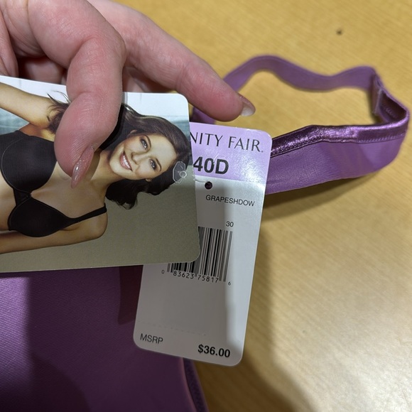 New Vanity Fair Bra 40D - Picture 3 of 5